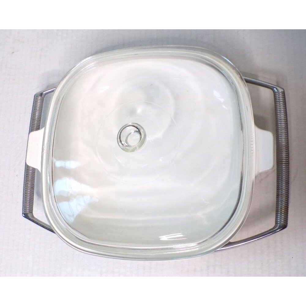 CORNING WARE Vintage Blue Cornflower Casserole Baking Dish with Cover and Stand - Picture 3 of 8